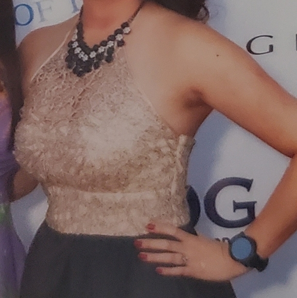 Gold & Black Gown Size Medium/ size 7/8 - Picture 6 of 7